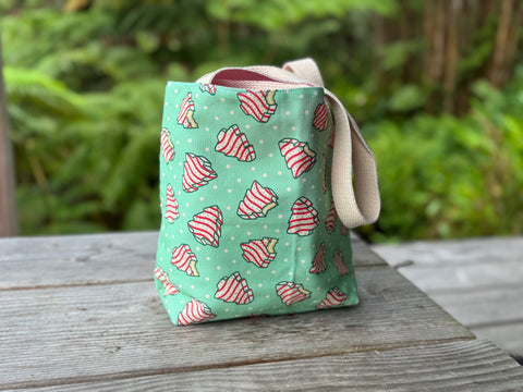 Big Christmas Cakes SMALL MARKET TOTE