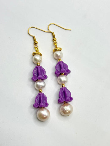 WHITE PEARL CROWNFLOWER EARRING