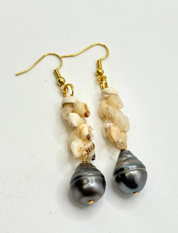 NIIHAU MOMI PĪKAKE + TEARDROP TAHITIAN PEARL EARRINGS