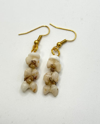 NIIHAU SHELL GREEN HELECONIA EARRING